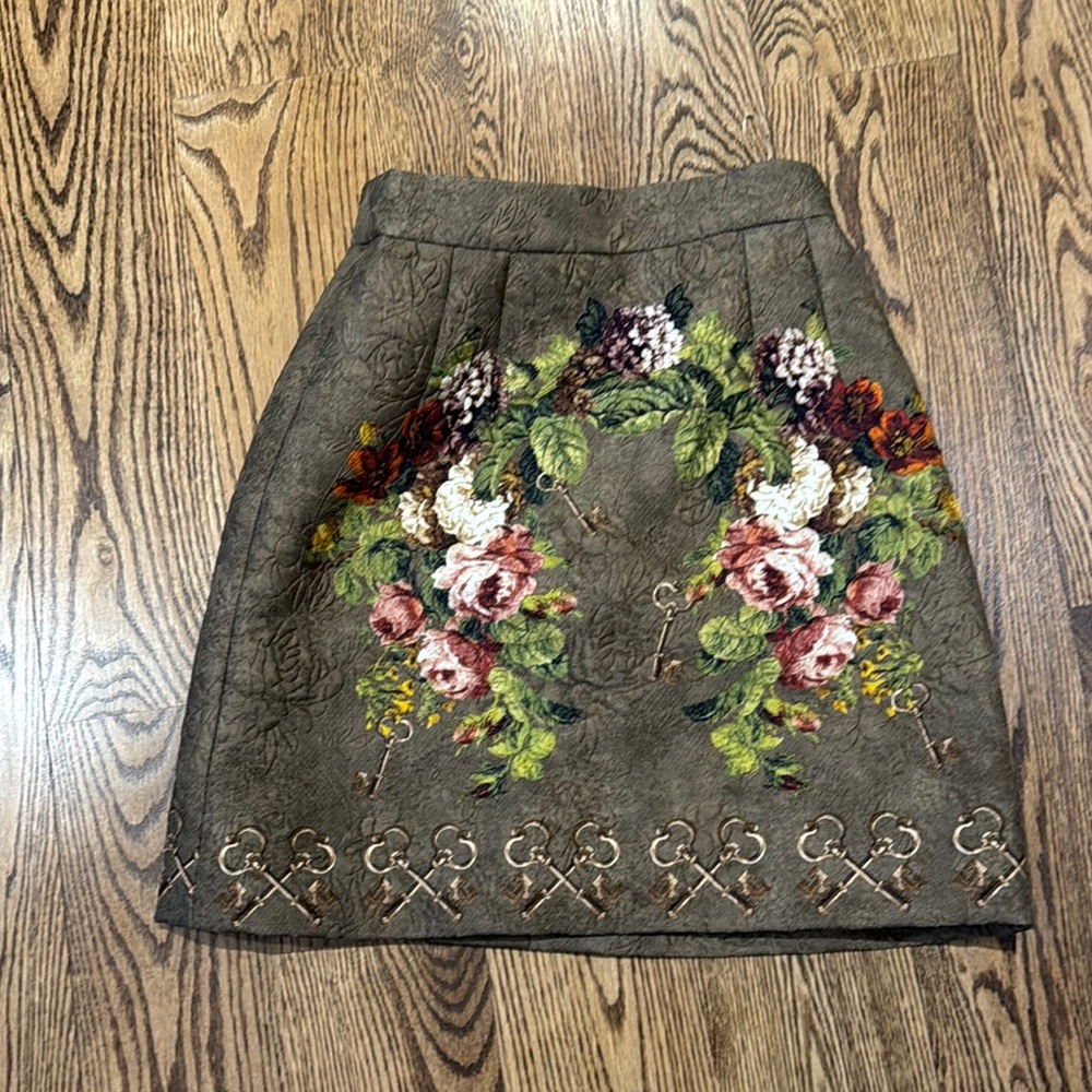 Floral Embroidered Women's Skirt
